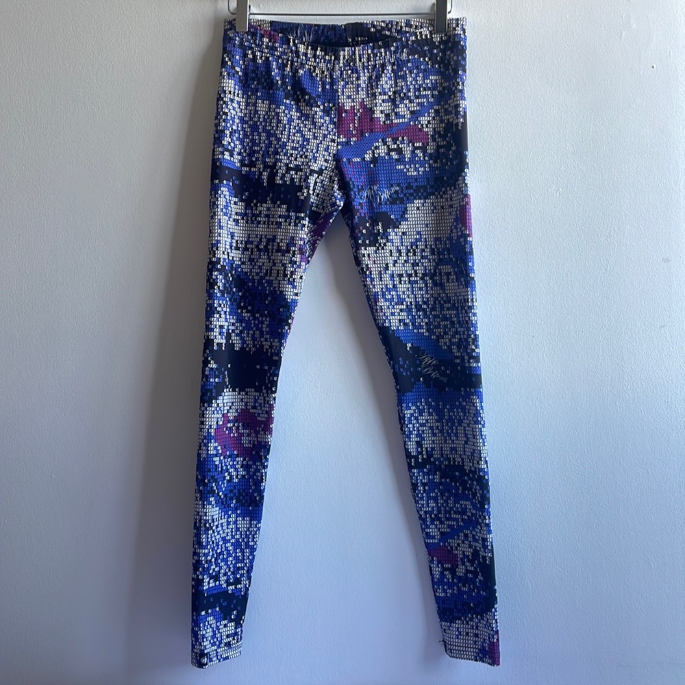 Apple Bottom Leggings Medium .